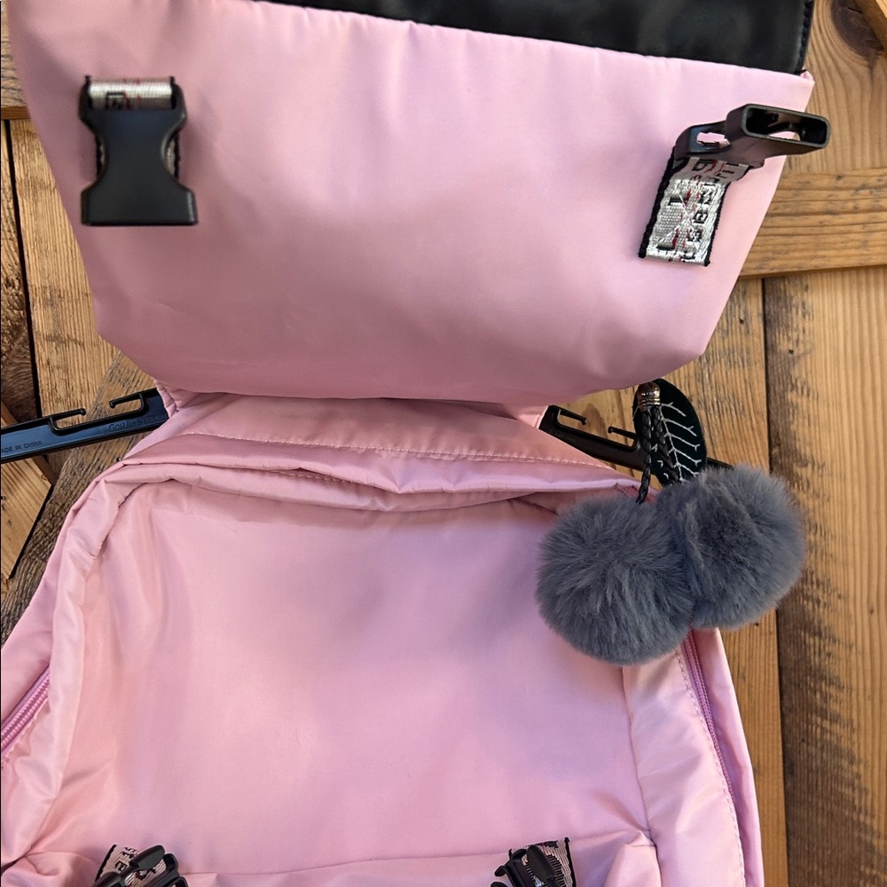 Fendong Girls Korean style pink and black backpack bow knot fur ball, charger - Picture 7 of 14